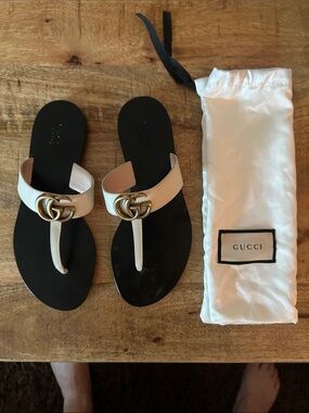 Gucci White Leather Thong Sandals with Gold Double G Logo -Never Worn